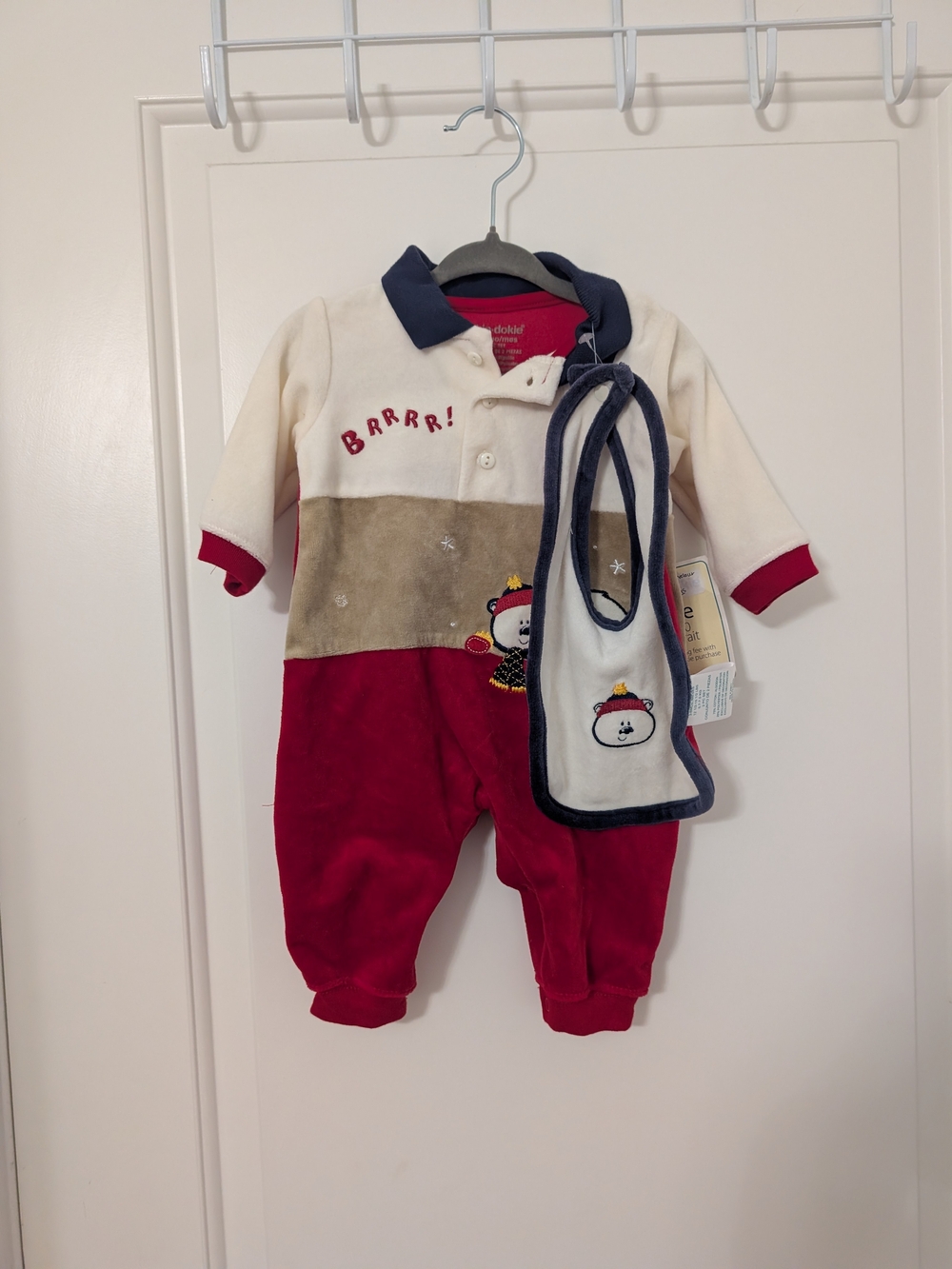 NWT Okie Dokie Baby 3-6M Polar Bear Velour Romper Bib 2 Piece Set